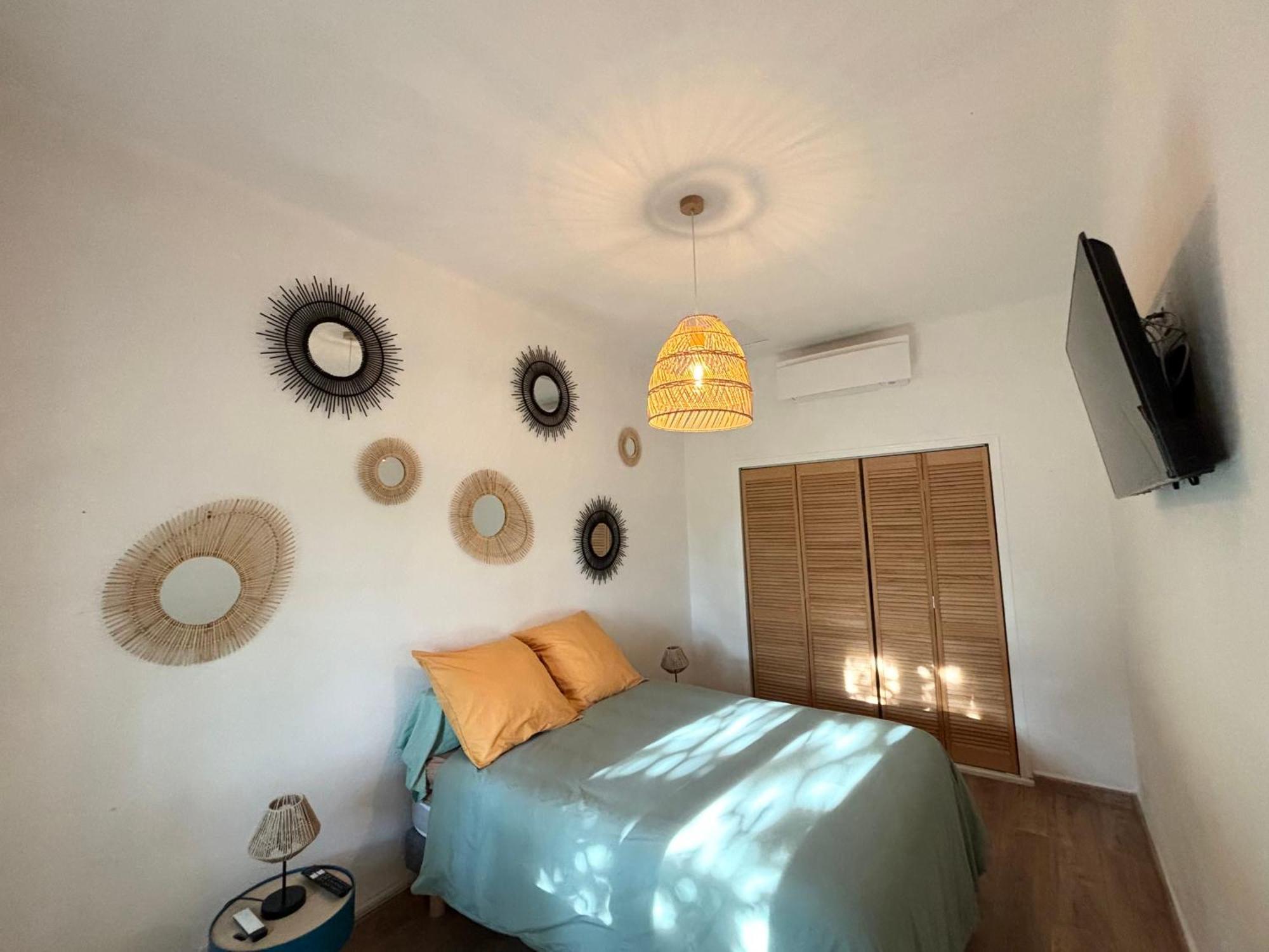 Appartement Eygalieres Avec Petit Jardin Eksteriør bilde