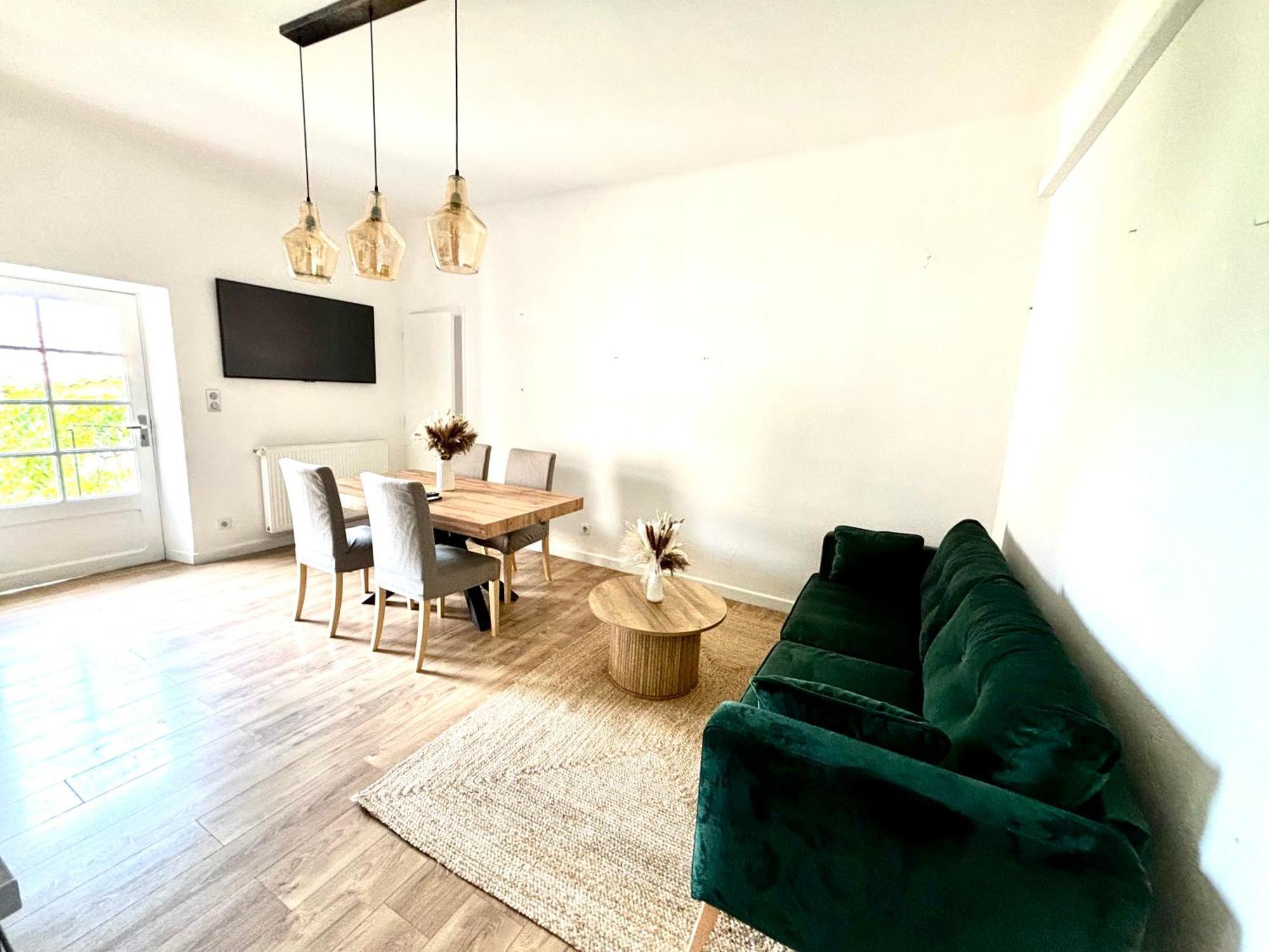 Appartement Eygalieres Avec Petit Jardin Eksteriør bilde